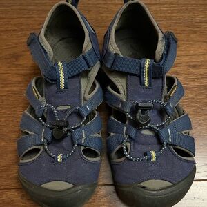 Keen Sandals, Youth 6, Navy/Charcoal